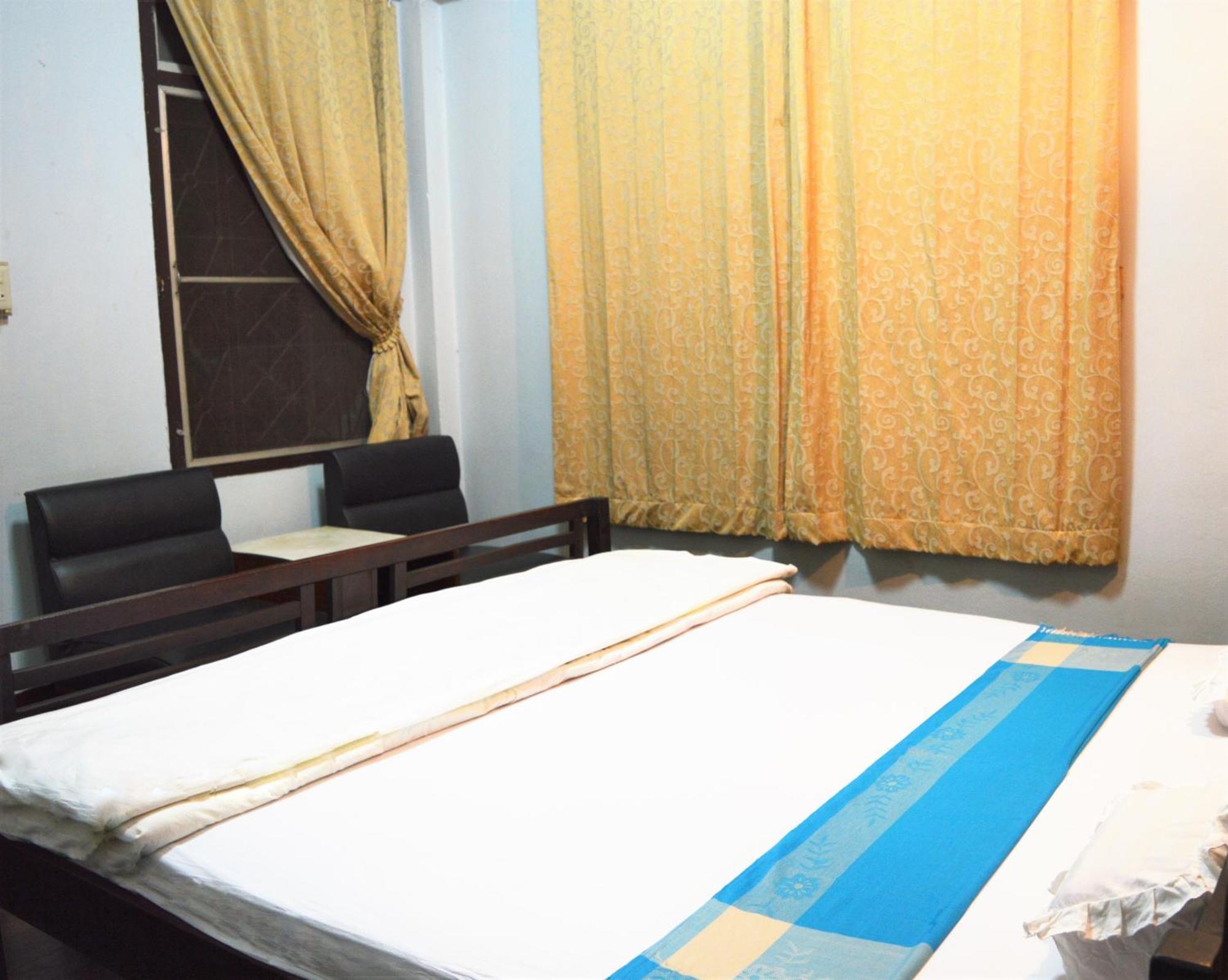28 Rachabutr Hostel Ubon Ratchathani Rom bilde