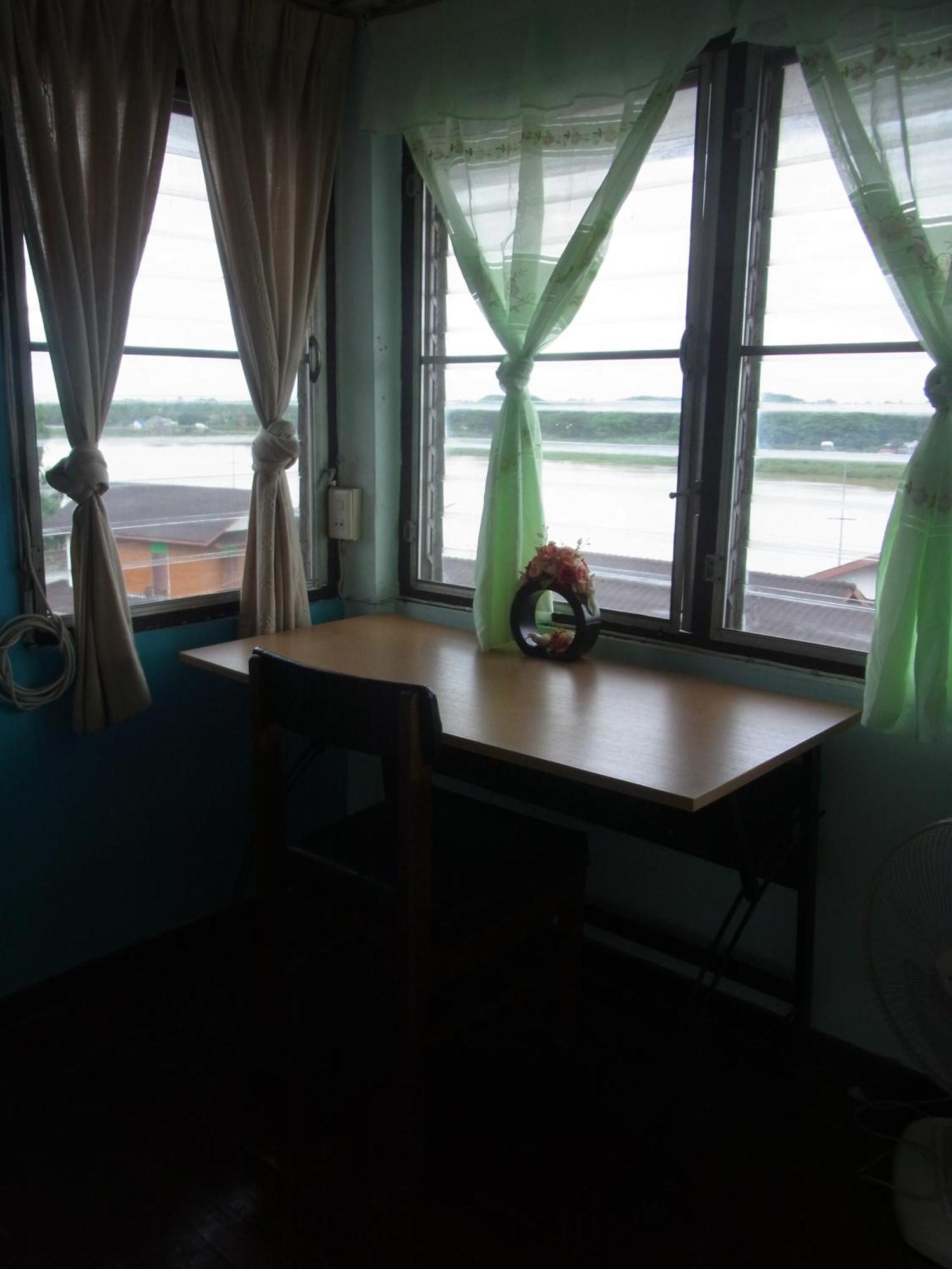 28 Rachabutr Hostel Ubon Ratchathani Rom bilde