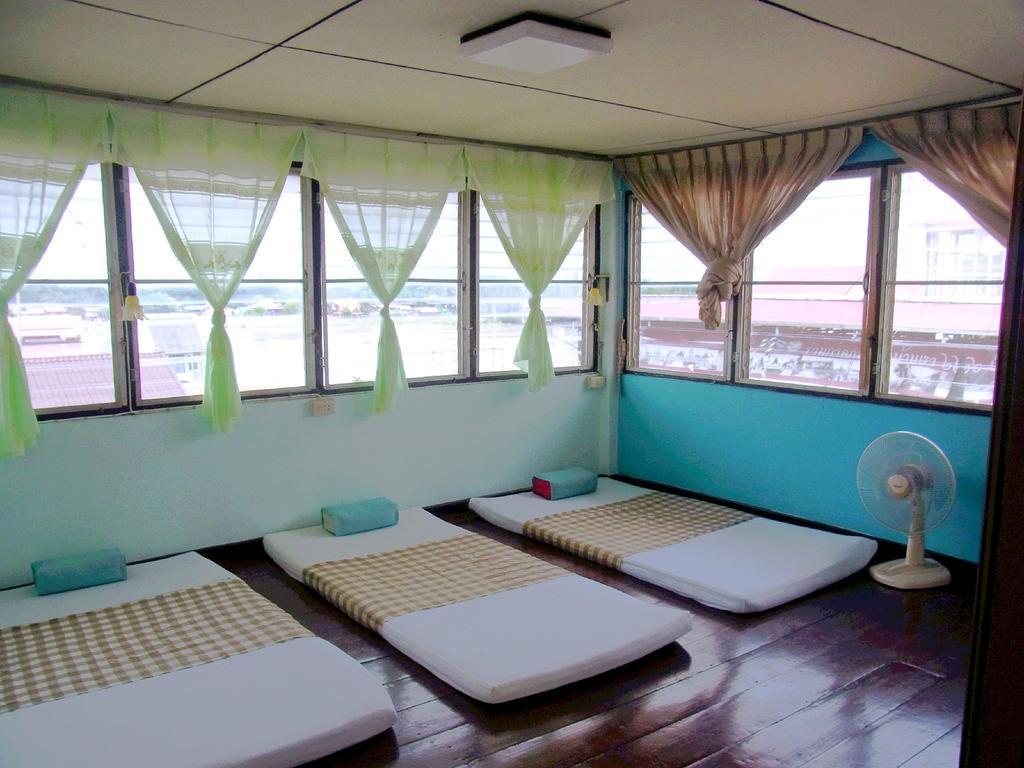 28 Rachabutr Hostel Ubon Ratchathani Rom bilde