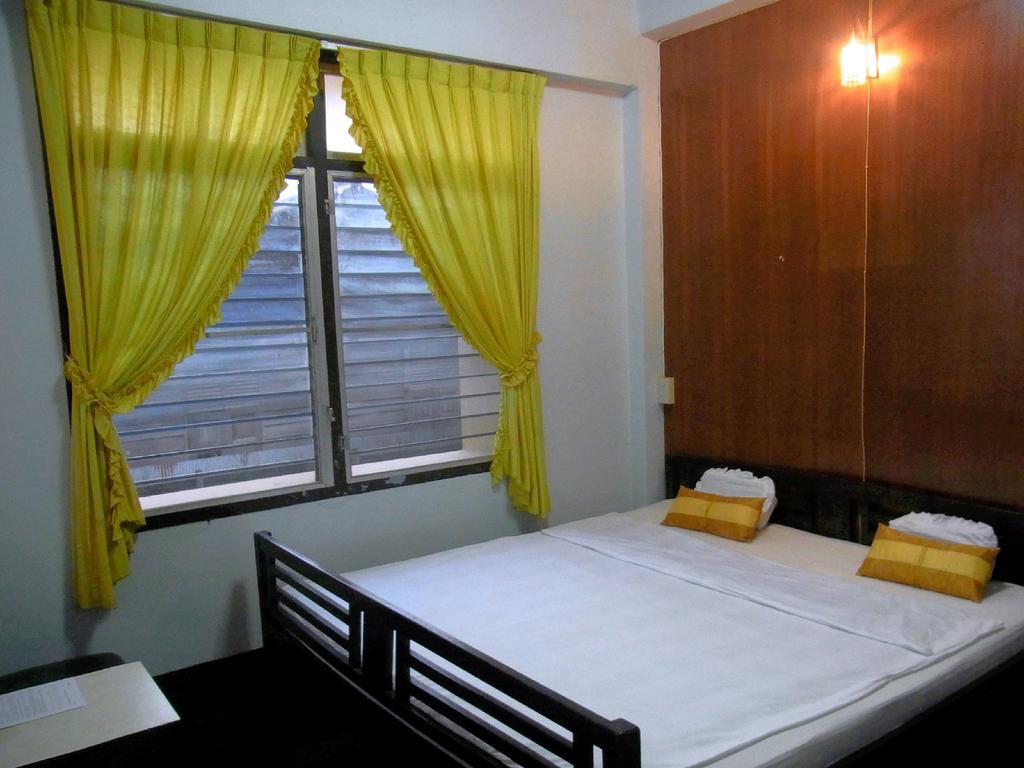 28 Rachabutr Hostel Ubon Ratchathani Rom bilde